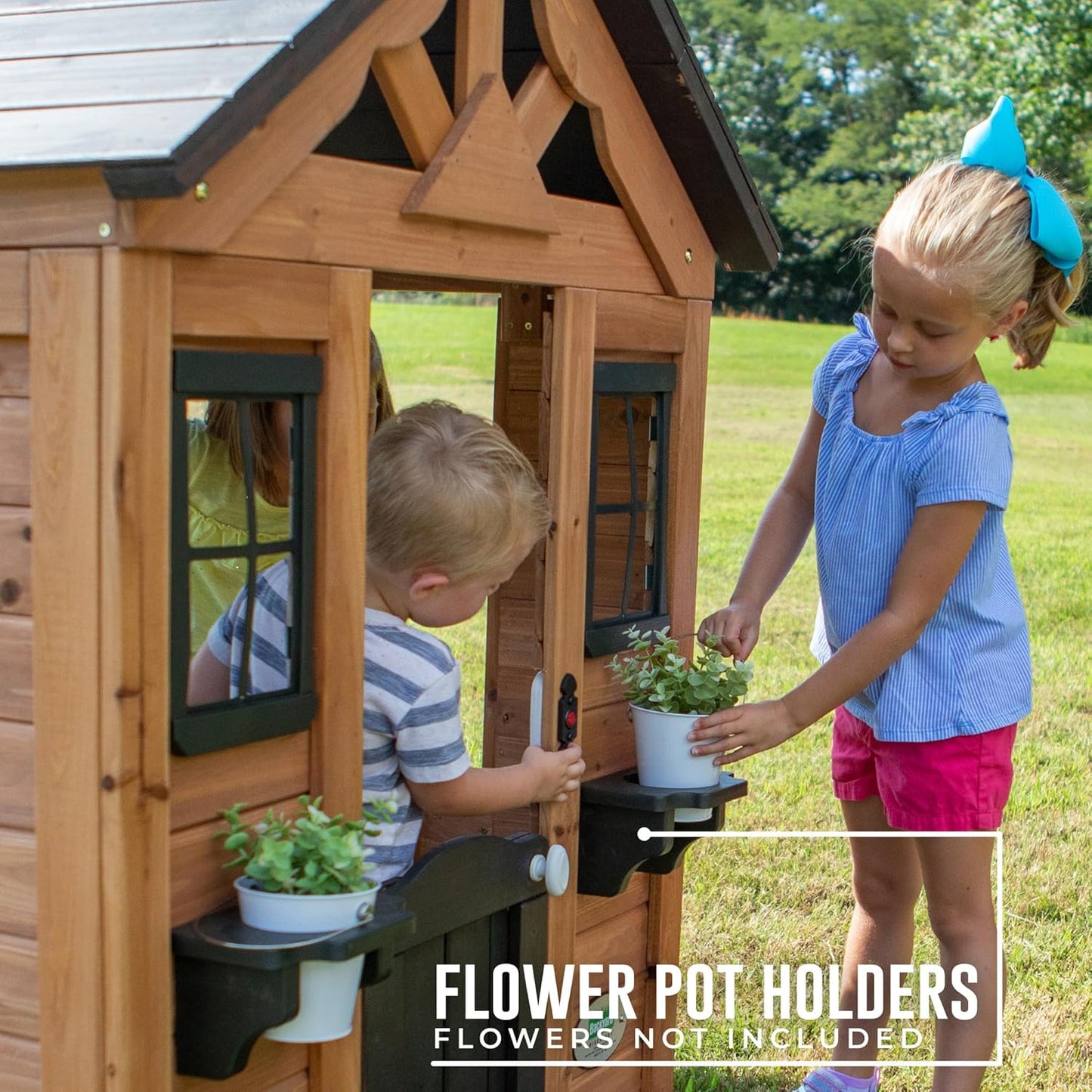Children's playhouse cabin, equipped with a game kitchen, snack bar, half-door, toy phone, windows, flower pot stand and an operable doorbell, suitable for creative outdoor games.