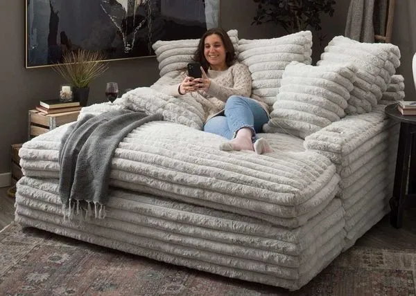 Autumn Sale - Nestle Chaise Lounge With Dual Cupholders And Charging Ports