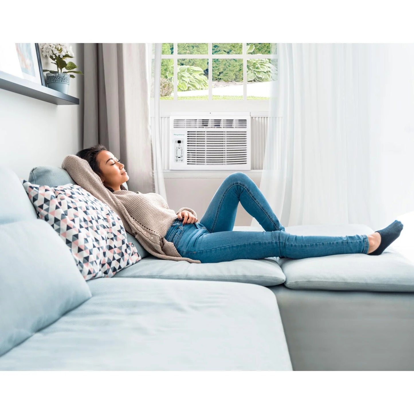 14,500 BTU Window Air Conditioner and Dehumidifier