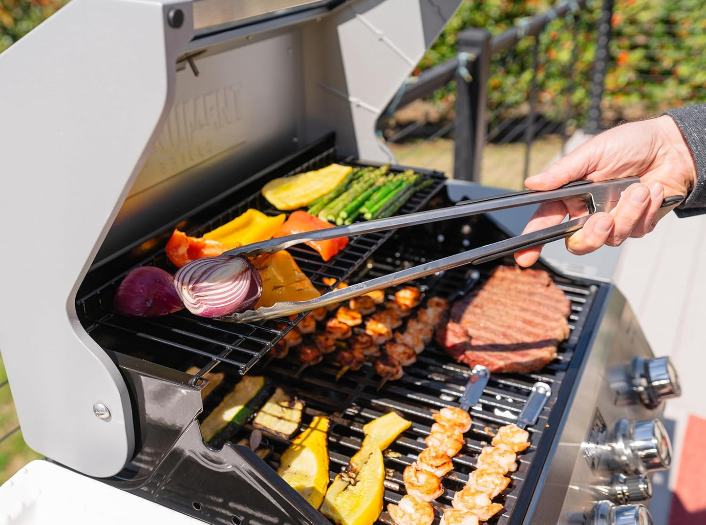 Grills 4-Burner Liquid Propane Gas Grill, Silver Stainless Steel Grill Outdoor Patio Garden Barbecue Grill with Clearview庐 Lid and One Foldable Shelf, Mesa400MF
