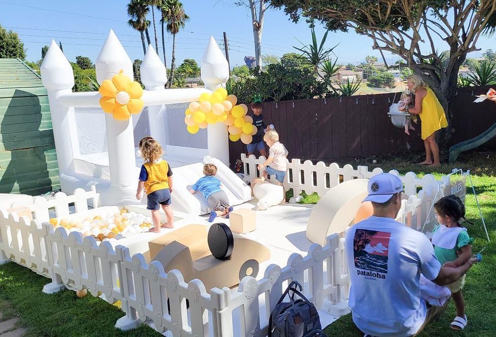 White Bounce House Indoor Outdoor Bouncy Castle for Kids 2-8 Oxford Toddler Bounce House with Slide Balloon & Blower,103 x 71 x 90 inch,Children's Birthday Party Easter Party Gifts